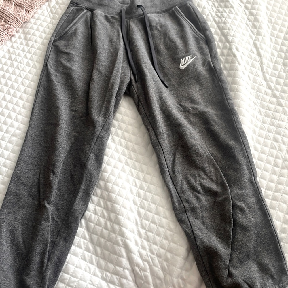 they aren’t the thickest sweatpants ever but they are still really nice